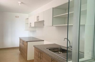 VENTA DE DEPARTAMENTO 1° PISO EN CONDOMINIO, URB. LA PLATA